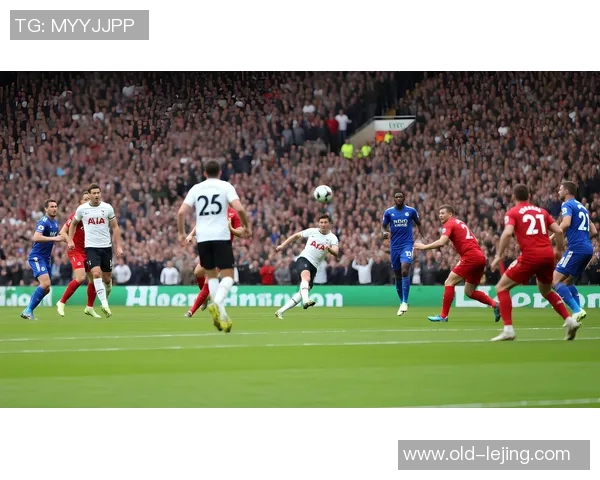 激情四溢的绿茵场上精彩绝伦的足球比赛让人热血沸腾的瞬间回顾